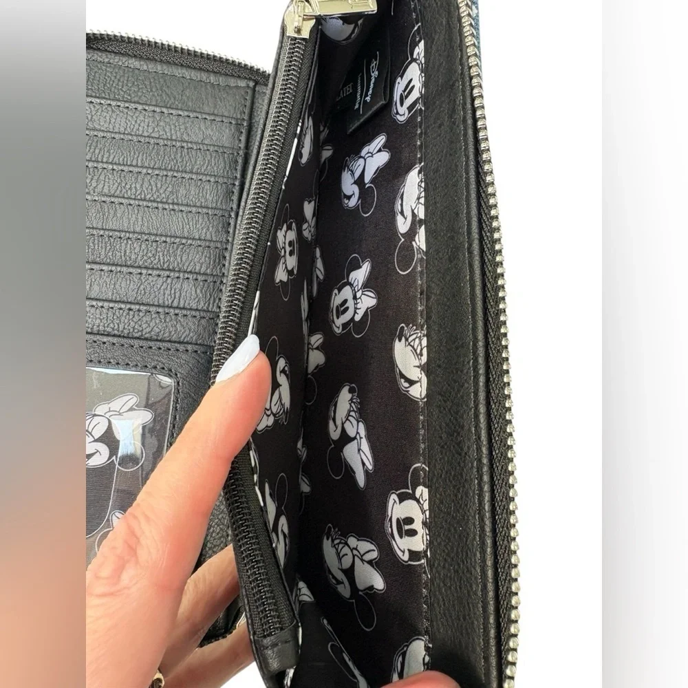 LOUNGEFLY Minnie Mouse Denim Polka Dot Wallet NWOT Limited Edition Ears Bow Zip